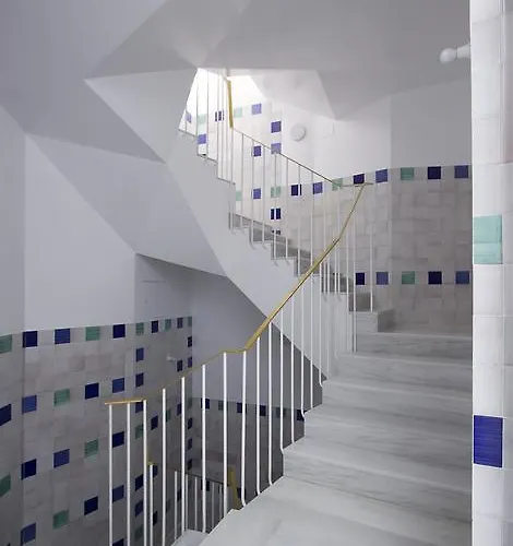 Alemanes Gradas Luxury